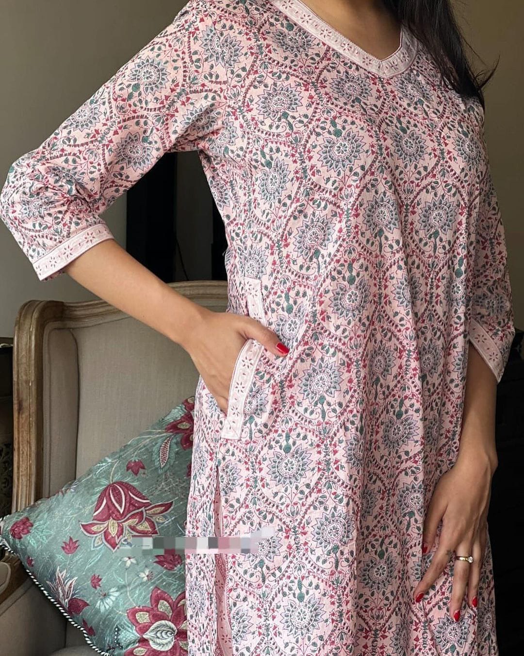 Floral Print V-Neck pink Color Kurti & Pant Suit