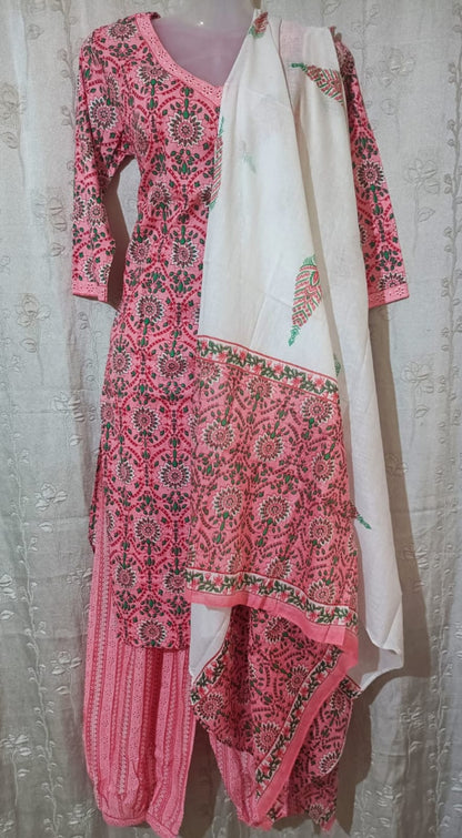 Floral Print V-Neck pink Color Kurti & Pant Suit